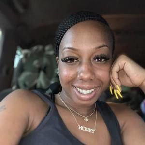 Meet your Posher, Bee